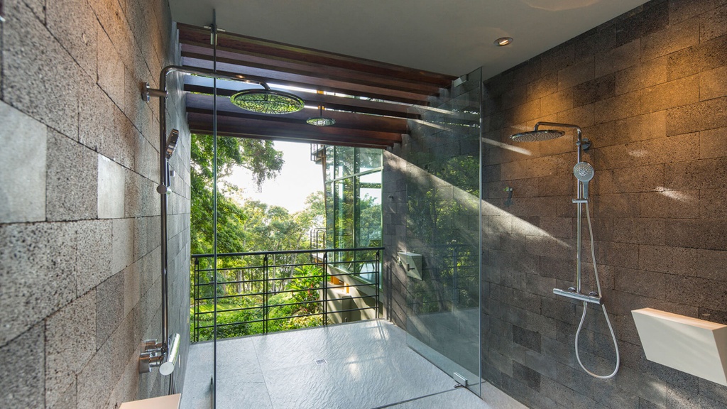 Casa Magayon by SARCO Architects Costa Rica, the only architectural ﬁrm in the region with now a total of Six Design Awards by the coveted International Property Awards. 